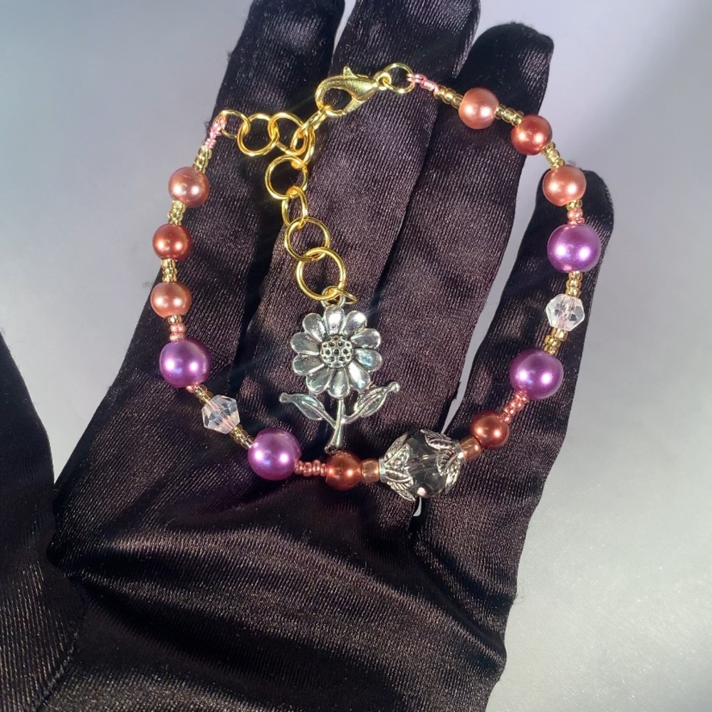 WILDFLOWER GLOW — Handcrafted Purple and Gold Glass Bead Flower Charm Bracelet